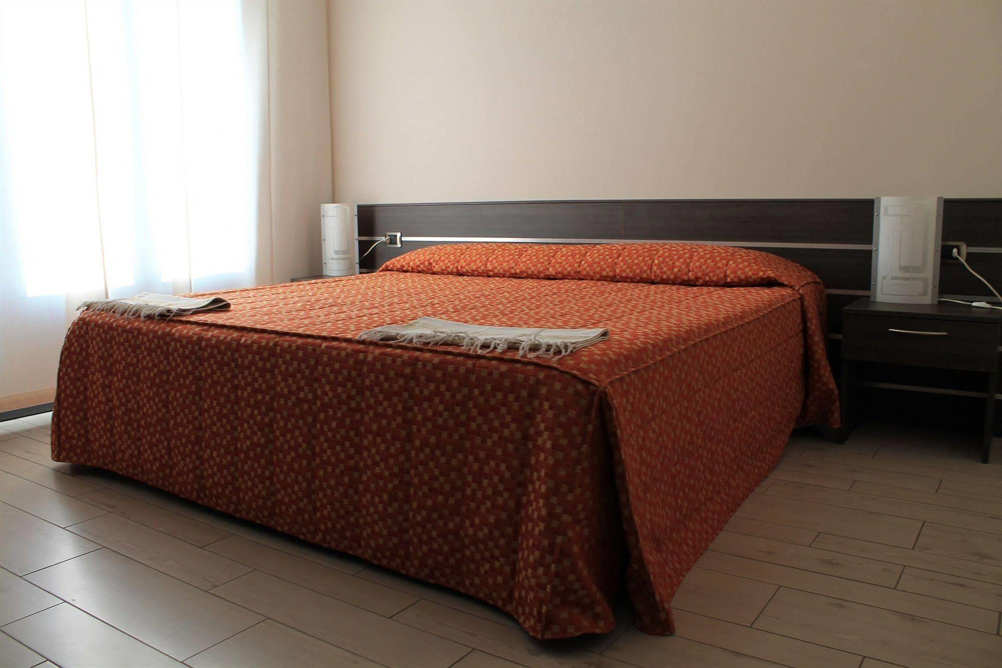 Hotel Residence Aurora Paderno Dugnano Buitenkant foto